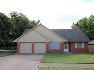 2602 Michael Dr, Edmond, OK 73013