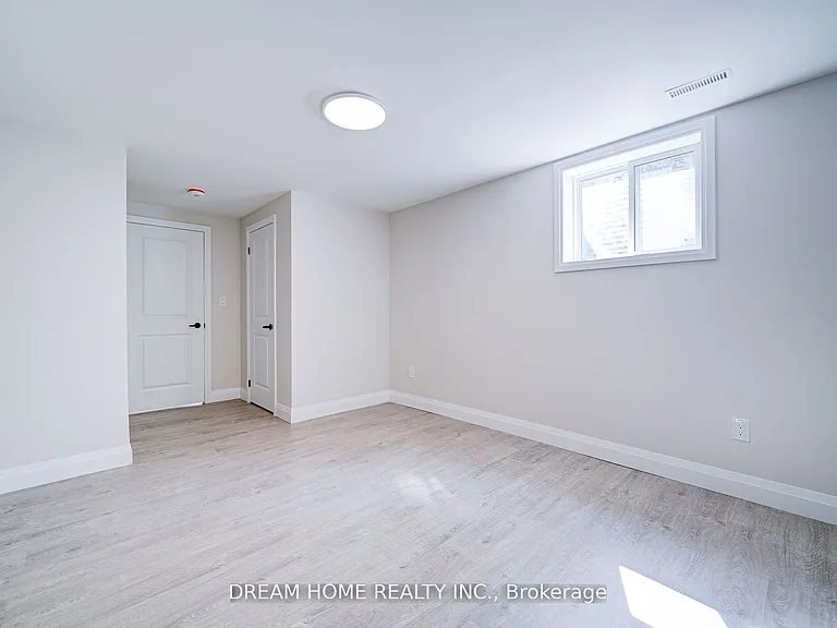 23 Manorcrest St #LOWER — Photo 16
