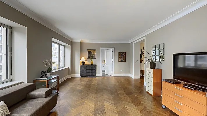 Sold by JB Mac Real Estate Inc. | media 17