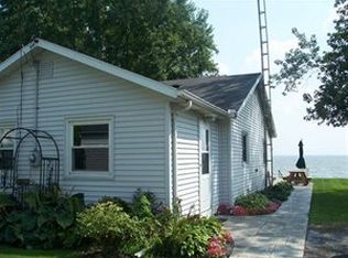 1240 E Hickory Grove Rd, Pt Clinton, OH 43452