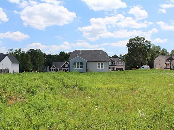 4th image of 1315 Reading Ct Lot 32