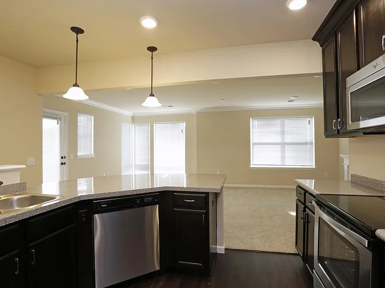 300 Old Mill Rd — Photo 14