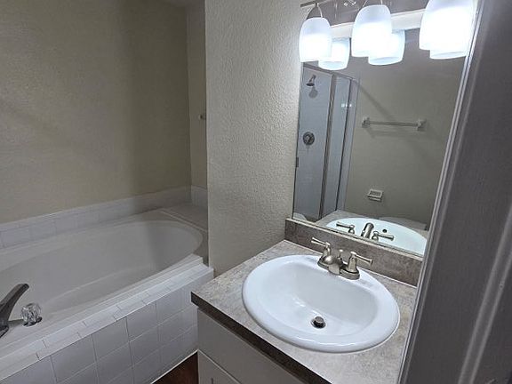 2nd image of 16239 Enclave Village Dr #1-304