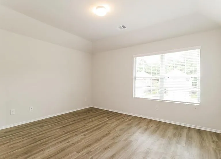 2743 Madison Ct — Photo 11