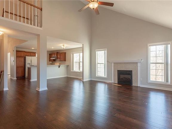 3rd image of 3104 Morton Ln