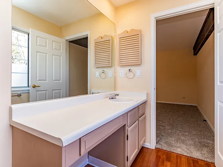 316 Cobblestone Dr — Photo 34
