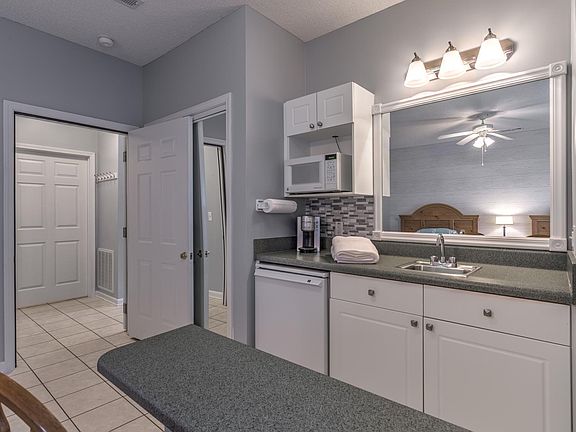 4th image of 146 Bentgreen Dr Unit B