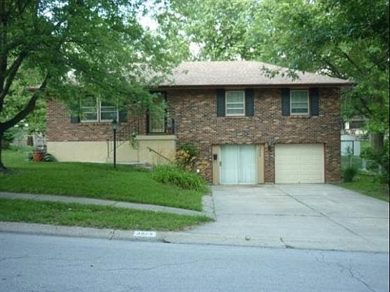 1st image of 3909 S Coventry Dr