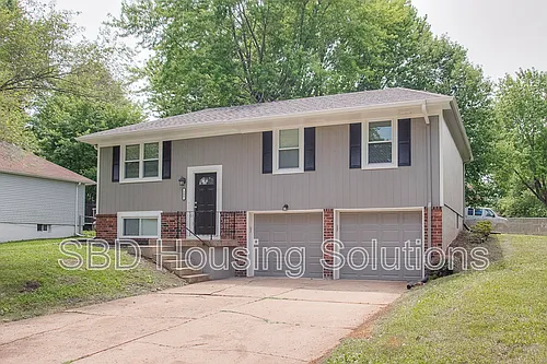 300 Concord Cir Photo 1