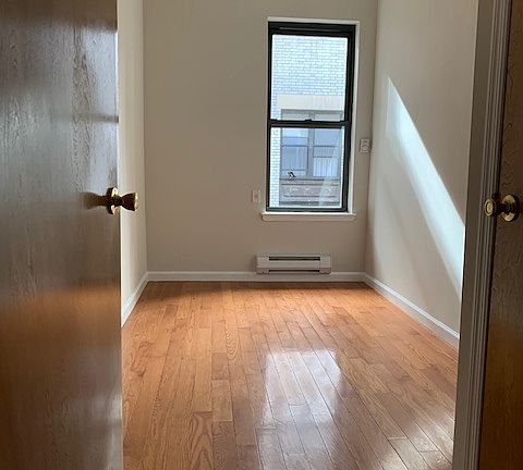 3rd image of 183 Thompson St APT E5