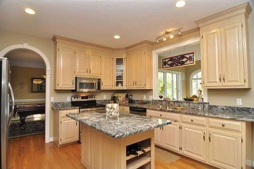 4th image of 3226 Deerfield Ct