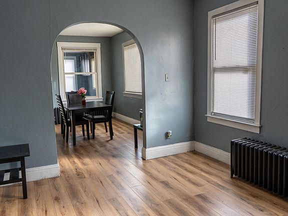 4th image of 4912 Melville Ave