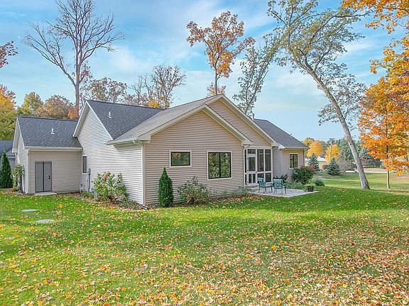 3rd image of 19717 Whispering Woods Dr