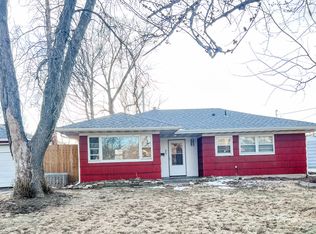 908 38th St SE, Cedar Rapids, IA 52403