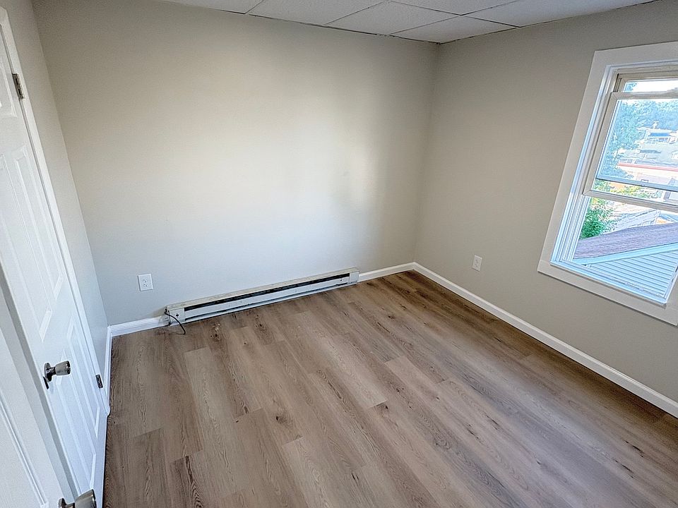 1st image of 347 Kennedy Dr