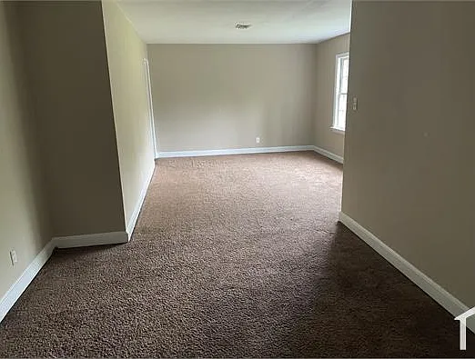 3 bed, $1,100 — Photo 3