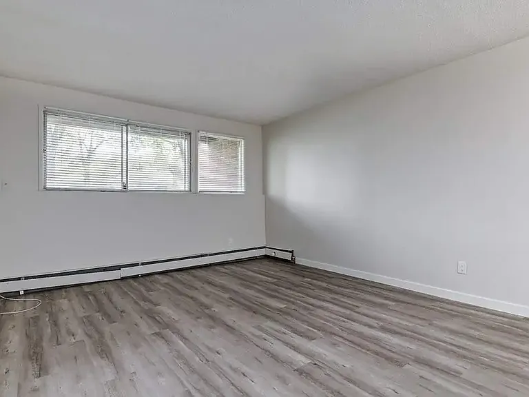 1020 Matheson Dr — Photo 17