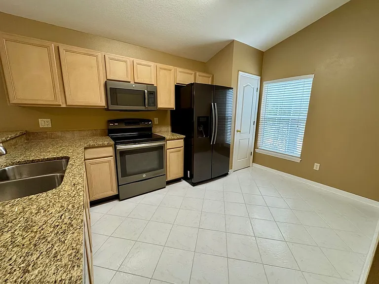 1866 Stafford Springs Blvd — Photo 5