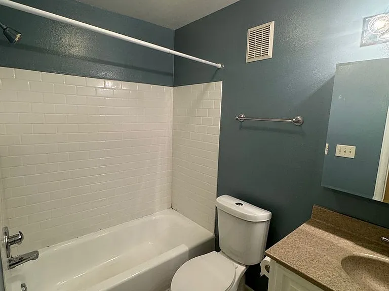 3000 Broadway St #16 — Photo 10