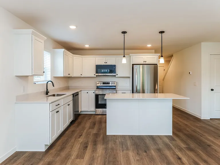 934 Maple Ave — Photo 4