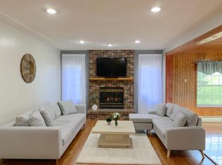 1829 Valley Ridge Trl N, Chanhassen, MN 55317