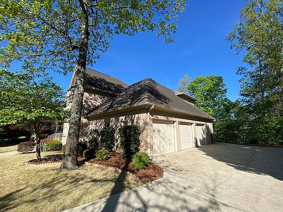 5th image of 1041 Lake Heather Rd