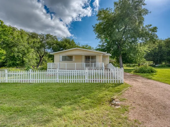 325 E Lakeshore Drive, Sunrise Beach, TX 78643