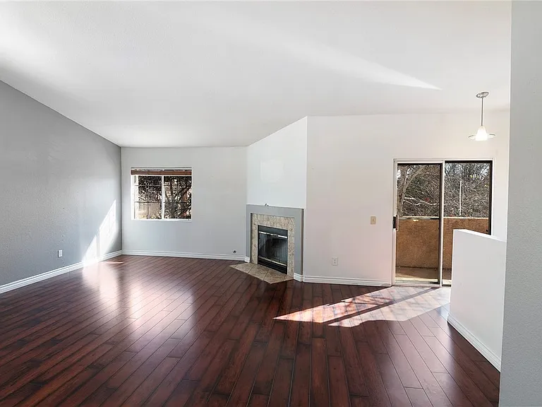 25126 Steinbeck Ave #H — Photo 8