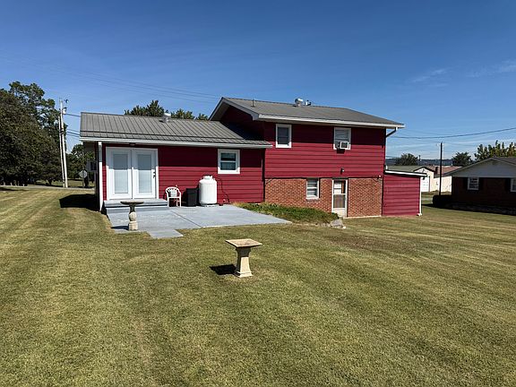 3rd image of 65 Lockett St