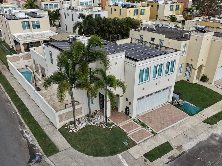 17 Calle East — Photo 1