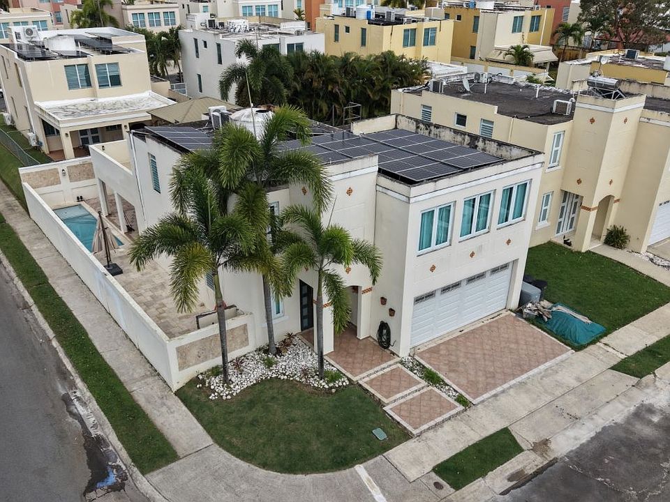 1st image of 17 Calle East