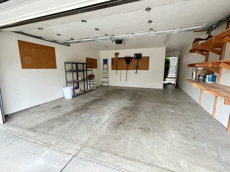 1923 42nd Ave E — Photo 23
