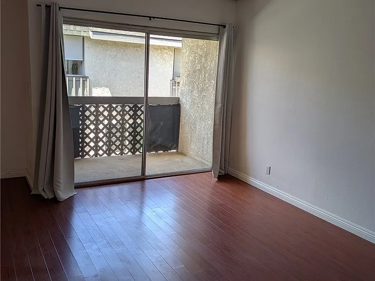 2105 Mathews Ave #10 — Photo 9