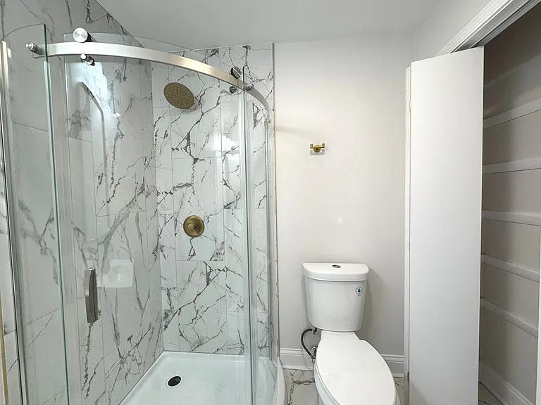 3246 N Lake Park Ave — Photo 14