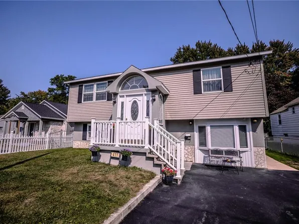 411 Frederick St E, East Syracuse, NY 13057