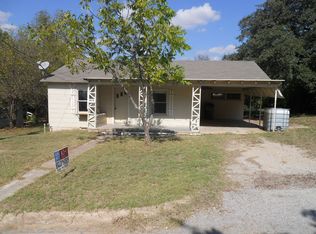 515 E Crews St, Hamilton, TX 76531