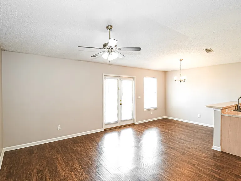 1125 Buccaneer Blvd — Photo 3