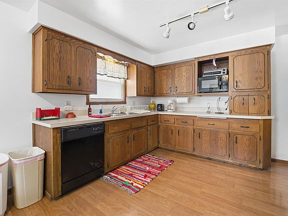 5th image of 1928 S Lawe St