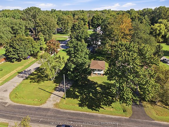 3rd image of 125 Inman Rd