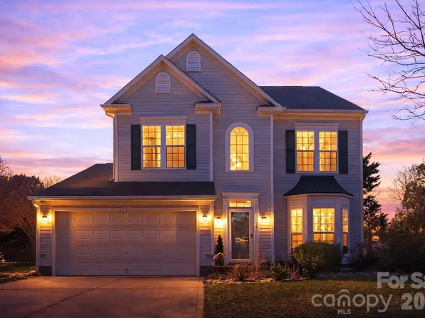 12824 Harvest Time Ct, Charlotte, NC 28278