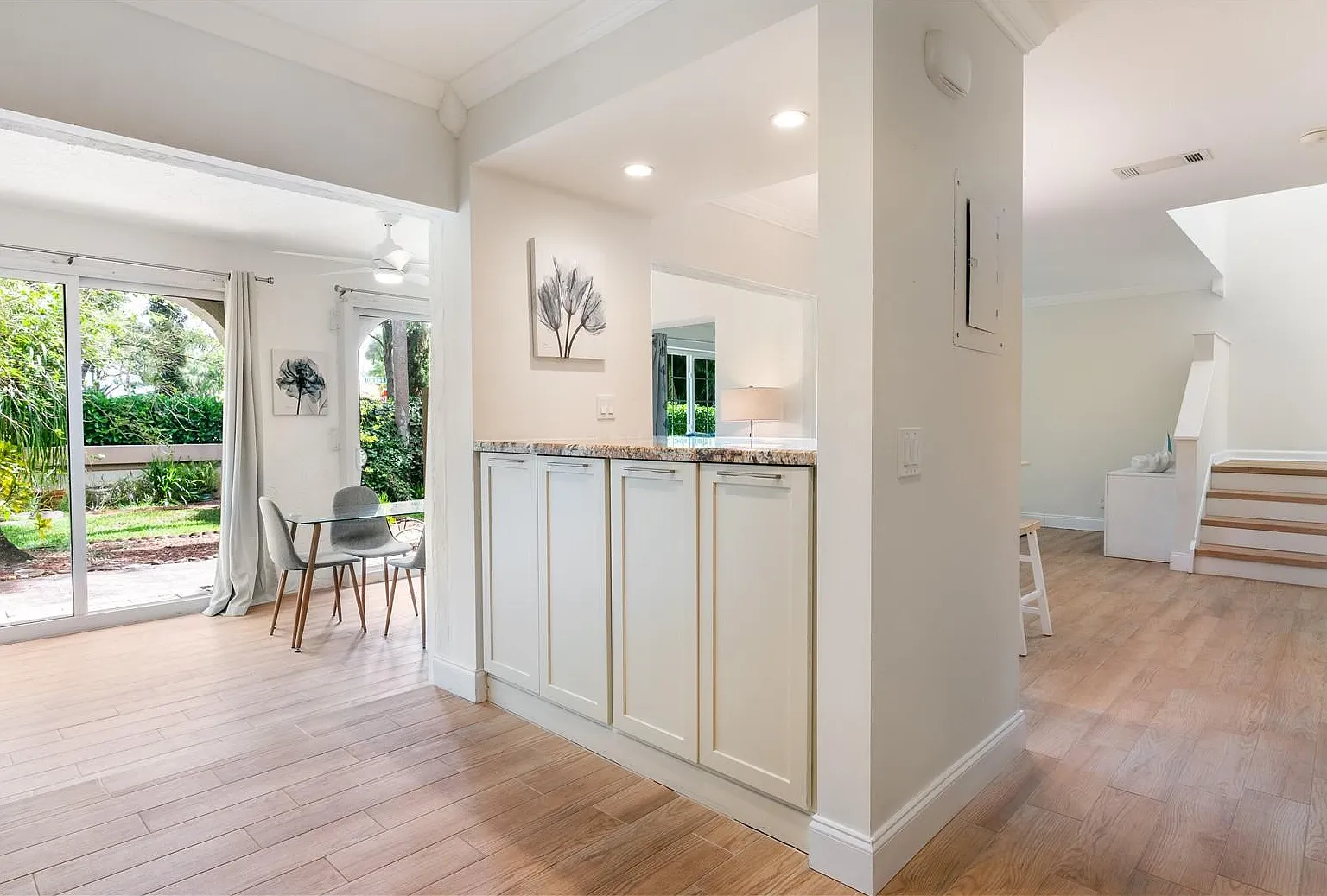 3 bed, 2.5 bath, 1227 sqft, $3,950 — Photo 4