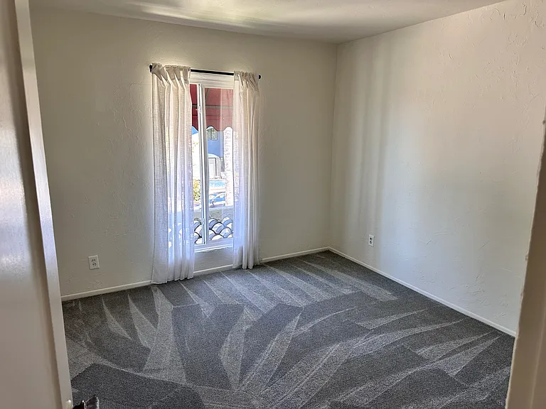 279 Bennett Ave — Photo 21