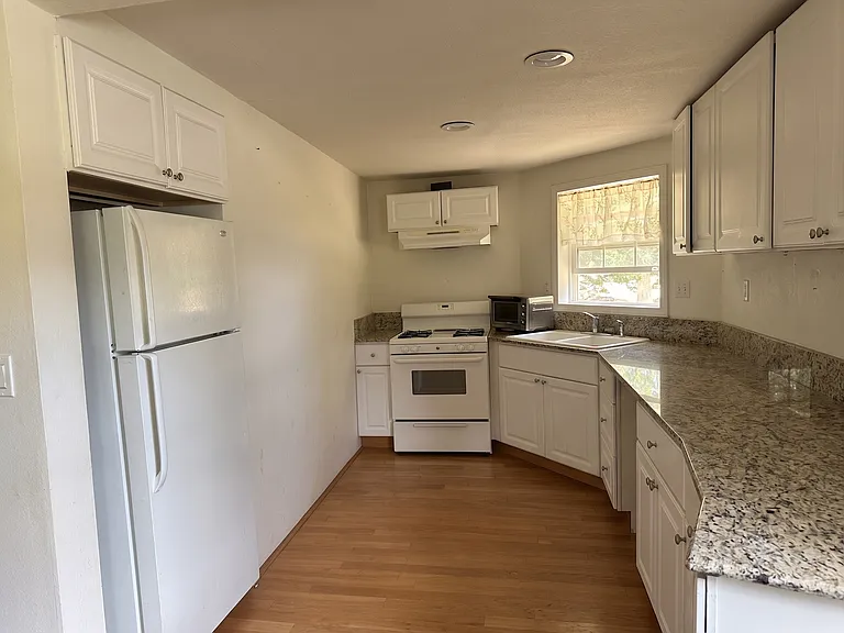 Guest House kitchen