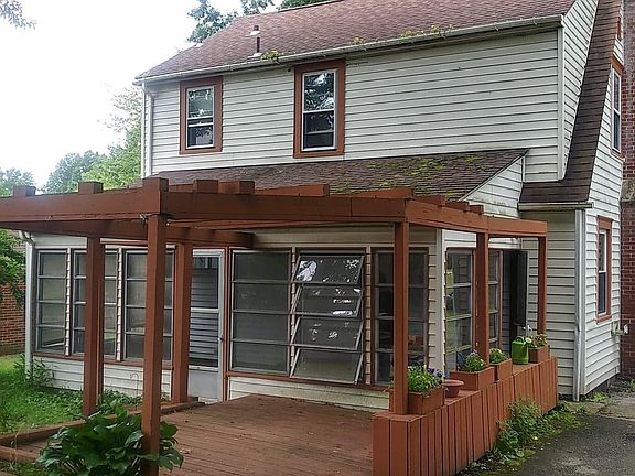 Pergola and enclosed patio