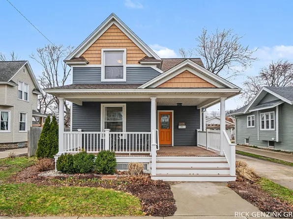 209 W 15th St, Holland, MI 49423