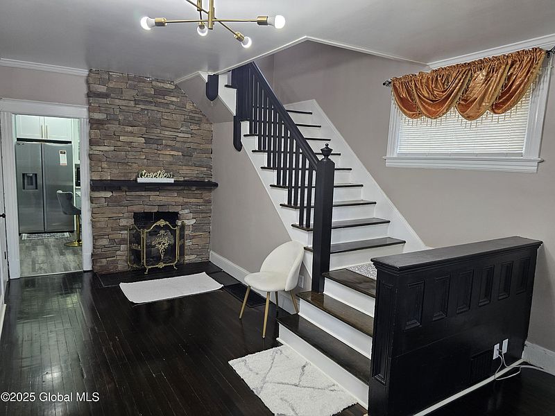3rd image of 1117 McClellan Street