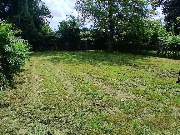 3rd image of 1436 Maplewood St