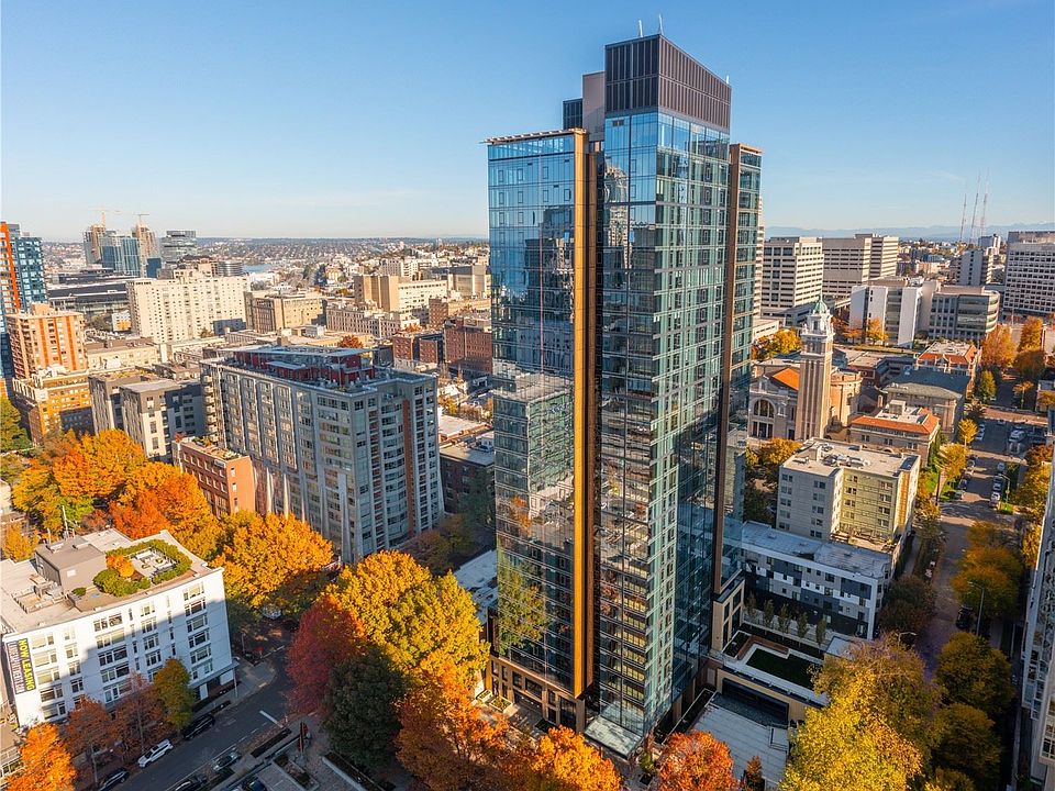 1st image of 800 Columbia St #2105