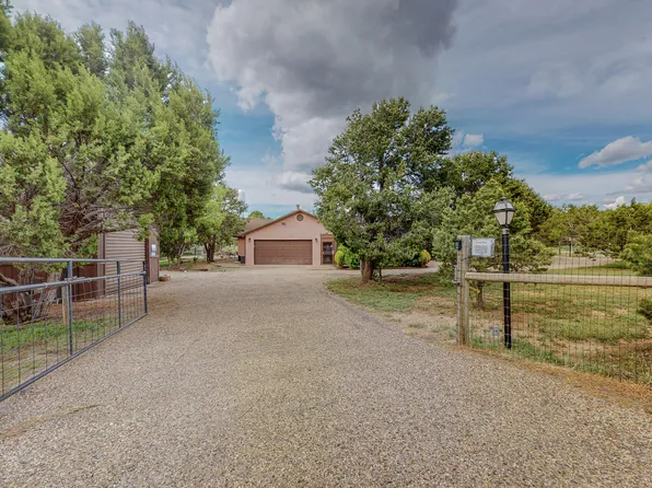 19 Loma Verde Dr, Tijeras, NM 87059