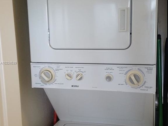 3rd image of 1625 Kennedy Cswy #707